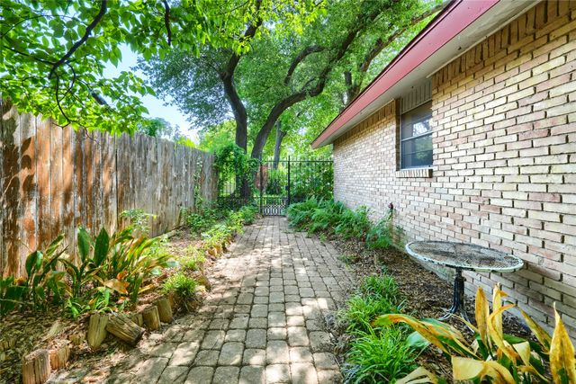 10615 Swallow Lane, Dallas, TX 75218