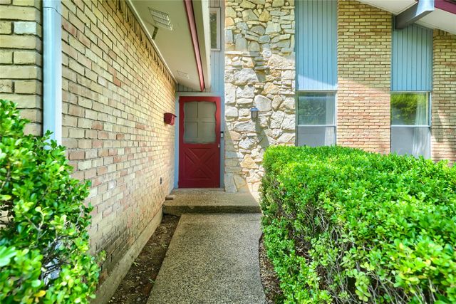 10615 Swallow Lane, Dallas, TX 75218