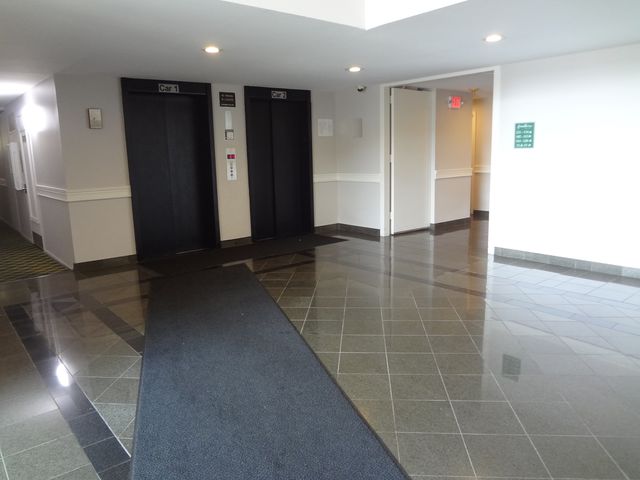 1931 PRAIRIE Square 329, Schaumburg, IL 60173