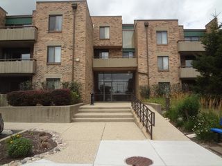 1931 PRAIRIE Square 329, Schaumburg, IL 60173