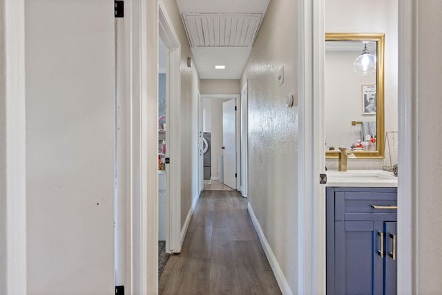 4211 W Nicholas Avenue, Visalia, CA 93291