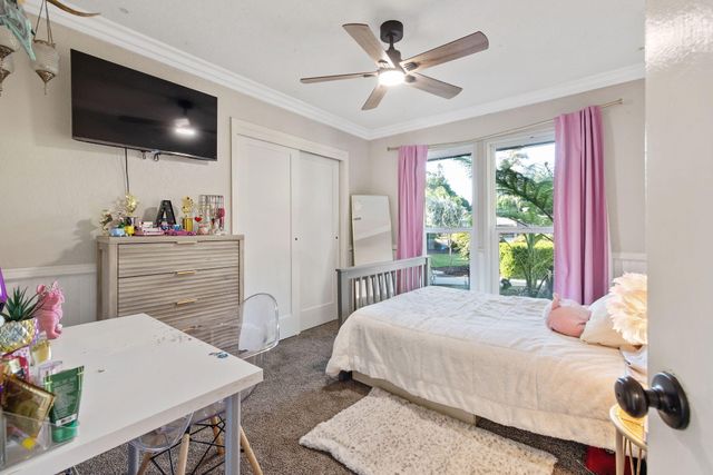 4211 W Nicholas Avenue, Visalia, CA 93291