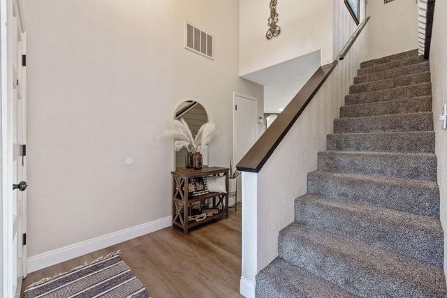 4211 W Nicholas Avenue, Visalia, CA 93291