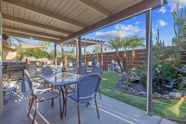 4211 W Nicholas Avenue, Visalia, CA 93291