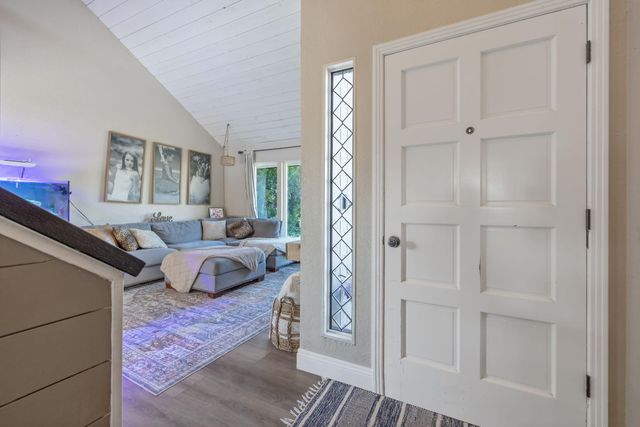 4211 W Nicholas Avenue, Visalia, CA 93291