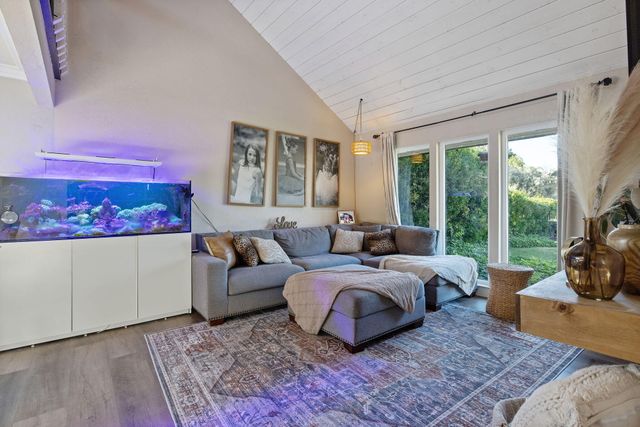 4211 W Nicholas Avenue, Visalia, CA 93291