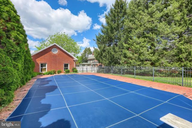 206 EICHELBERGER ST, Hanover, PA 17331