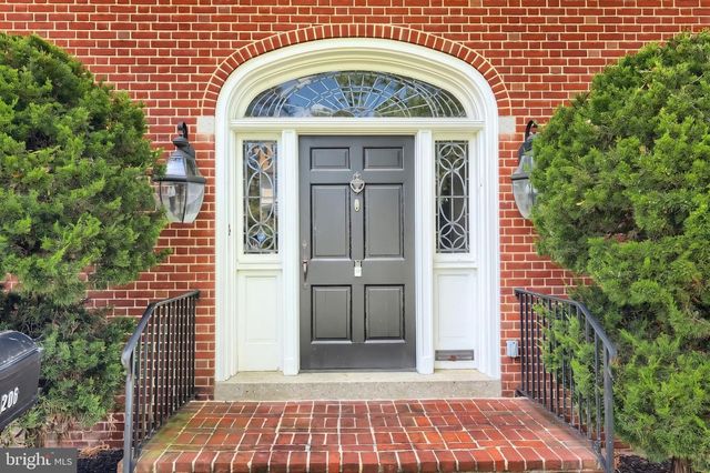 206 EICHELBERGER ST, Hanover, PA 17331