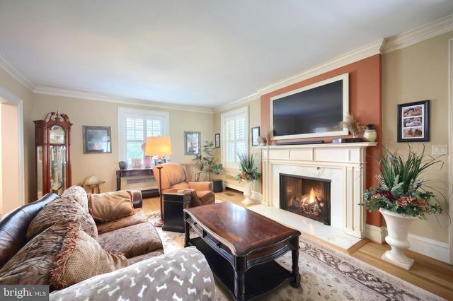 206 EICHELBERGER ST, Hanover, PA 17331