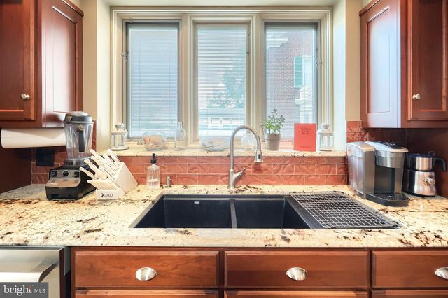206 EICHELBERGER ST, Hanover, PA 17331