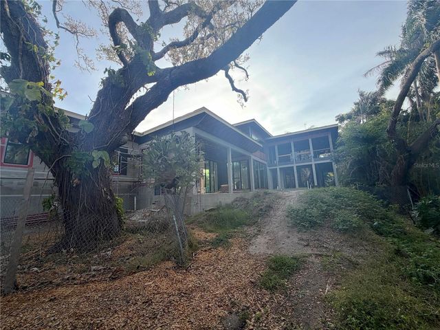 2100 MCCLELLAN PARKWAY, Sarasota, FL 34239