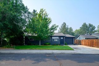 3146 SW Pumice Place, Redmond, OR 97756