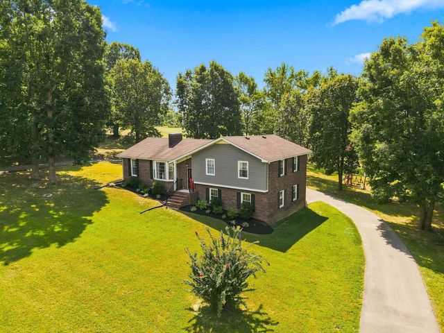 1214 Rainbow Cir, Westmoreland, TN 37186