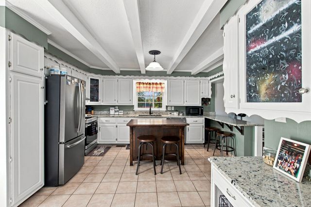 1214 Rainbow Cir, Westmoreland, TN 37186