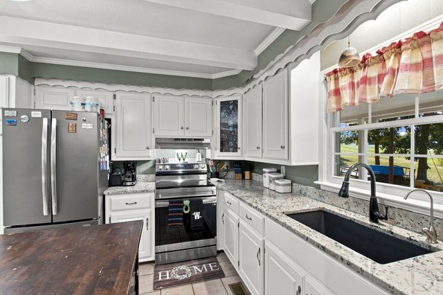 1214 Rainbow Cir, Westmoreland, TN 37186