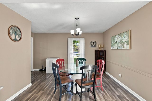 1214 Rainbow Cir, Westmoreland, TN 37186