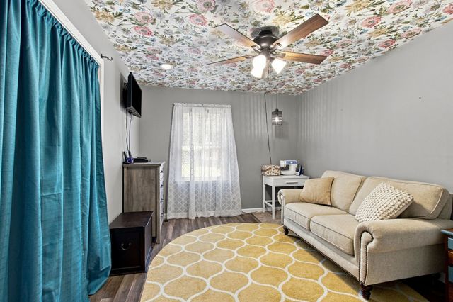 1214 Rainbow Cir, Westmoreland, TN 37186