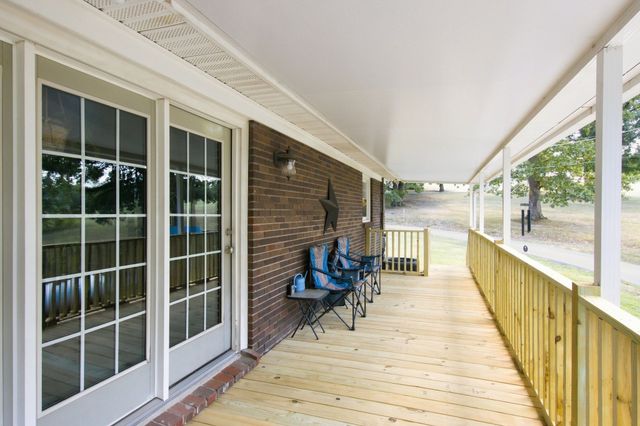 1214 Rainbow Cir, Westmoreland, TN 37186