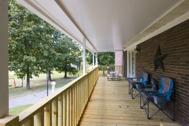 1214 Rainbow Cir, Westmoreland, TN 37186