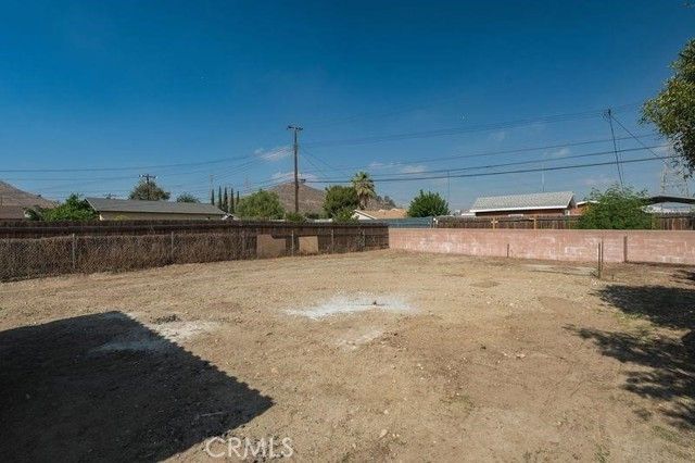 18222 10th, Bloomington, CA 92316