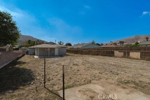 18222 10th, Bloomington, CA 92316