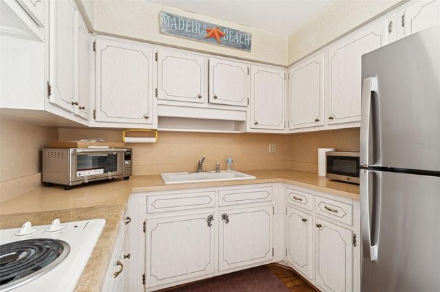 4565 DUHME ROAD 203, St Petersburg, FL 33708