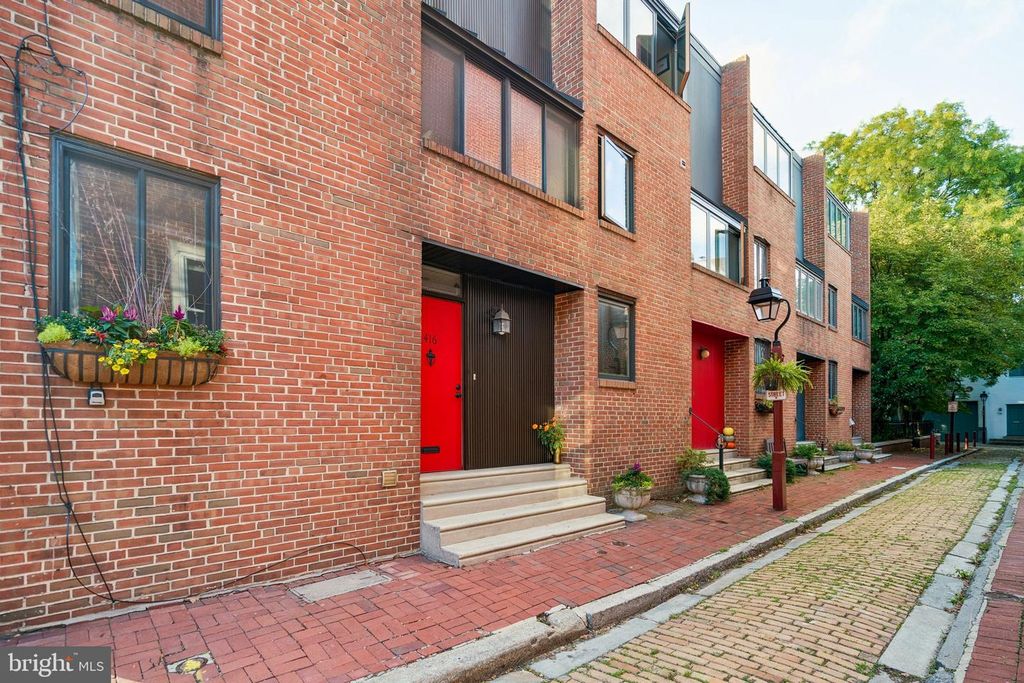 416 S PERTH ST, PHILADELPHIA, PA 19147 — photo 2