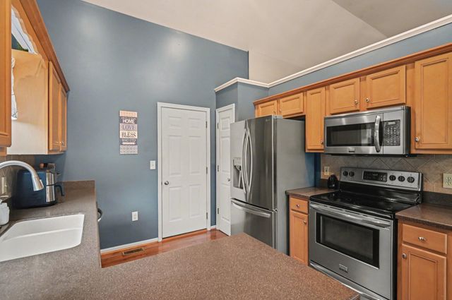 7513 Roxbury, Florence, KY 41042