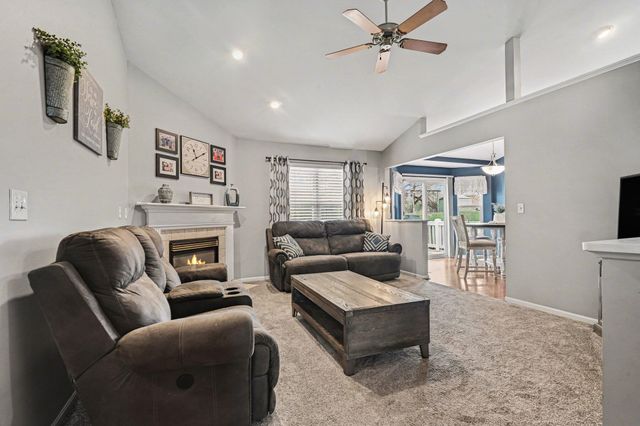 7513 Roxbury, Florence, KY 41042