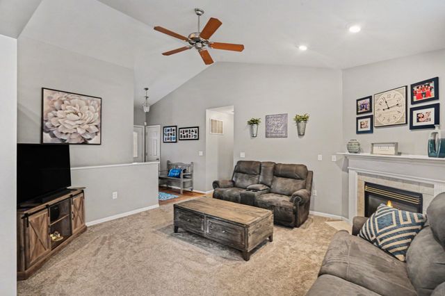 7513 Roxbury, Florence, KY 41042