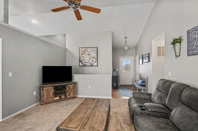 7513 Roxbury, Florence, KY 41042