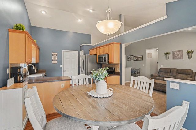 7513 Roxbury, Florence, KY 41042