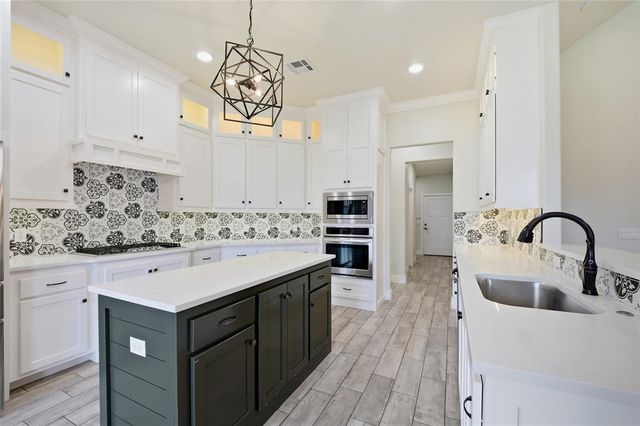 701 NW 197th Street, Edmond, OK 73012