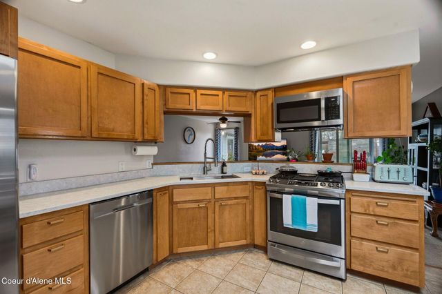 1610 Hemlock CT, Sandpoint, ID 83864