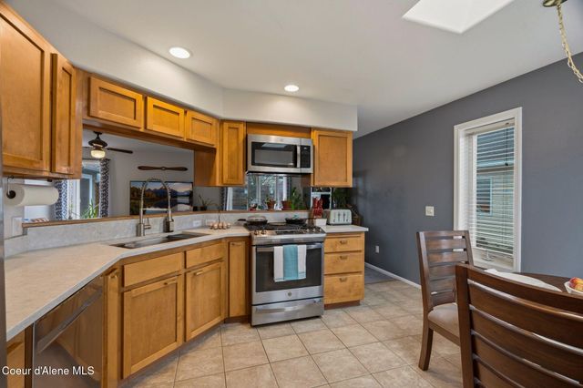 1610 Hemlock CT, Sandpoint, ID 83864