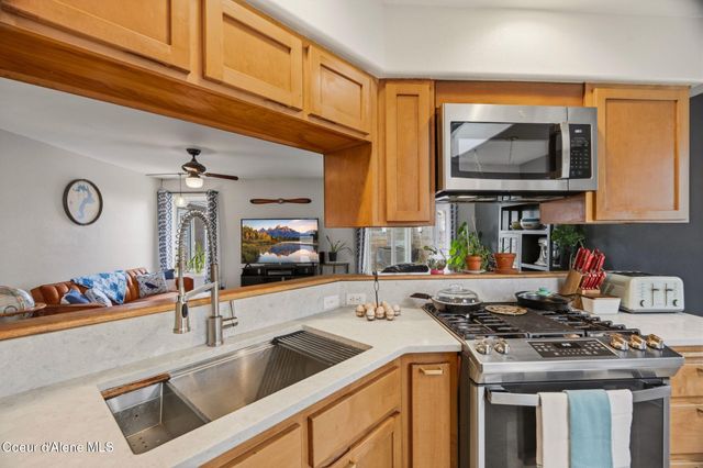 1610 Hemlock CT, Sandpoint, ID 83864