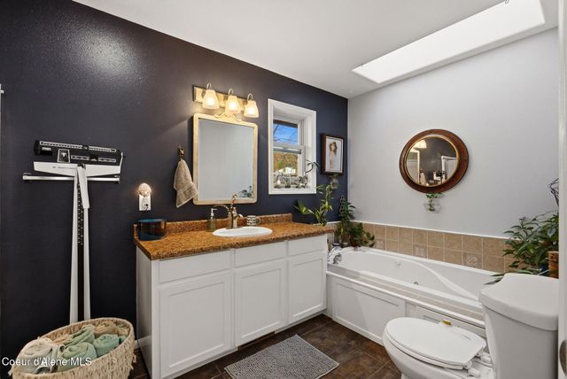 1610 Hemlock CT, Sandpoint, ID 83864