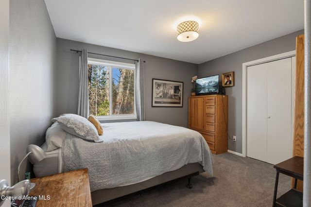 1610 Hemlock CT, Sandpoint, ID 83864