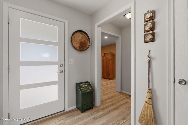 1610 Hemlock CT, Sandpoint, ID 83864