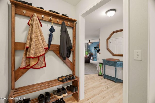 1610 Hemlock CT, Sandpoint, ID 83864