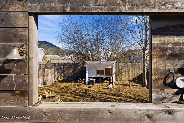 1610 Hemlock CT, Sandpoint, ID 83864