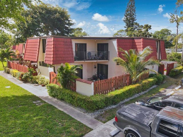 3838 Victoria Drive, West Palm Beach, FL 33406