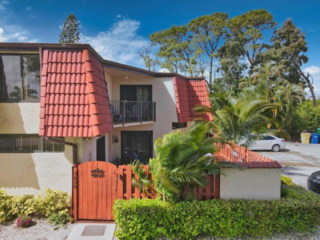 3838 Victoria Drive, West Palm Beach, FL 33406