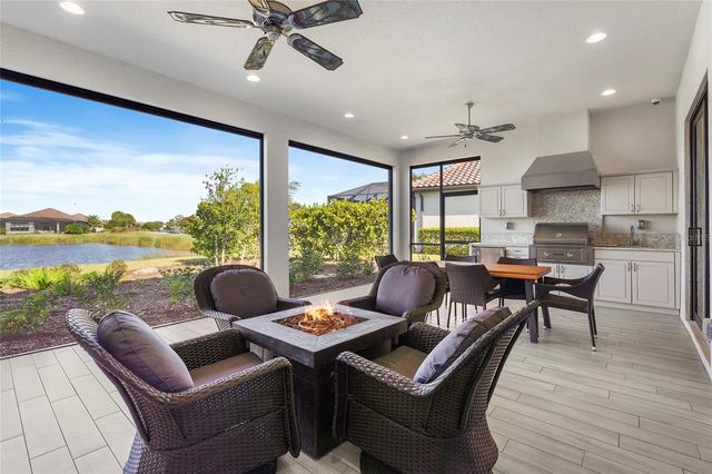 5424 TRAILS BEND COURT STREET, Sarasota, FL 34238