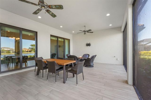 5424 TRAILS BEND COURT STREET, Sarasota, FL 34238