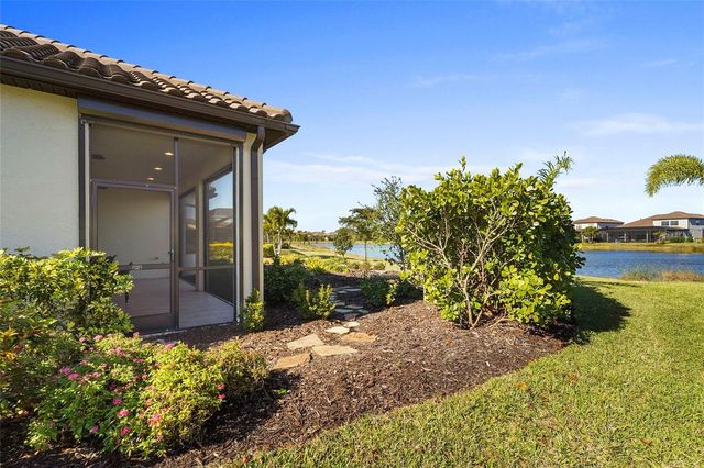 5424 TRAILS BEND COURT STREET, Sarasota, FL 34238