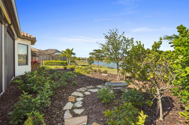 5424 TRAILS BEND COURT STREET, Sarasota, FL 34238