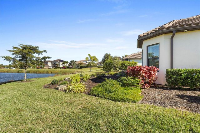 5424 TRAILS BEND COURT STREET, Sarasota, FL 34238