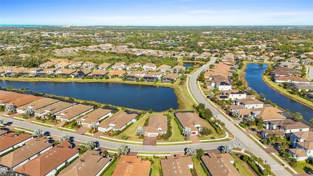 5424 TRAILS BEND COURT STREET, Sarasota, FL 34238