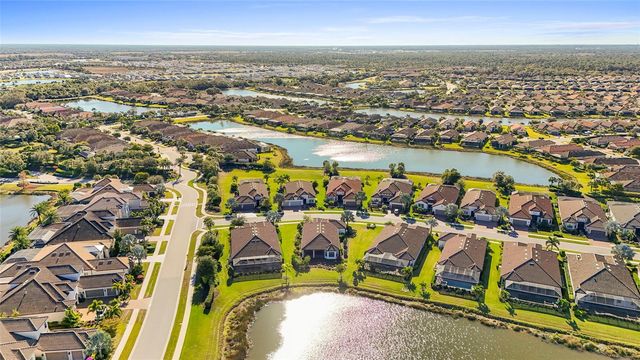 5424 TRAILS BEND COURT STREET, Sarasota, FL 34238